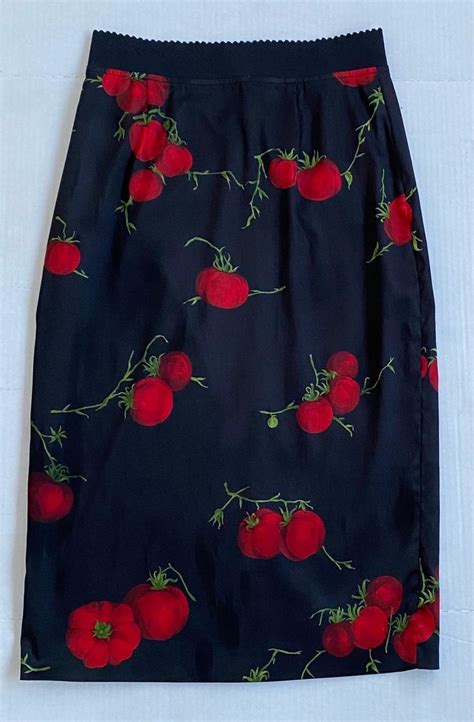 like dolce&gabbana red dolce & gabbana tomato-print skirt buy|dolce and gabbana latest news.